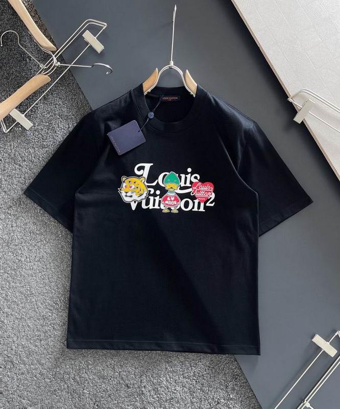 Louis Vuitton Men's T-shirts 1095